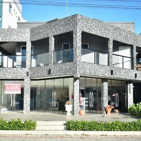 ボンビーニャスResidencial Melfi 3 Ap 3アパートメント エクステリア 写真