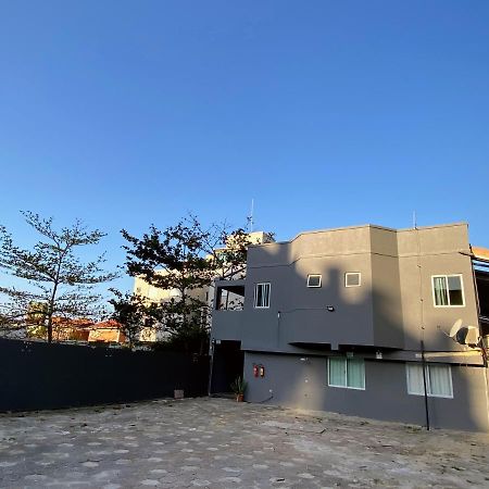 ボンビーニャスResidencial Melfi 3 Ap 3アパートメント エクステリア 写真