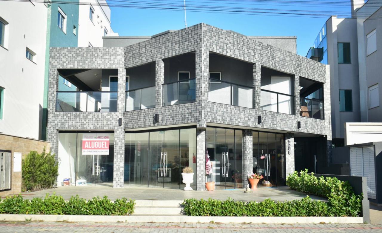 ボンビーニャスResidencial Melfi 3 Ap 3アパートメント エクステリア 写真